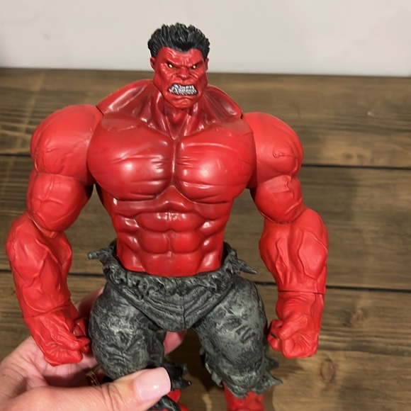 The Marvel legends red Incredible Hulk deluxe action figure - Picture 2 of 8